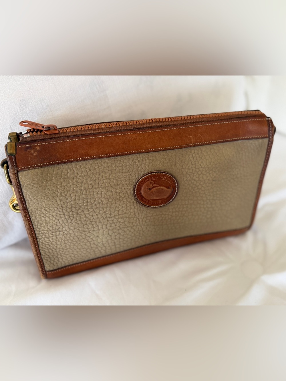 💕Vtg Dooney & Bourke AWL Taupe Pebbled Leather & Brown Crossbody Shoulder Purse💕